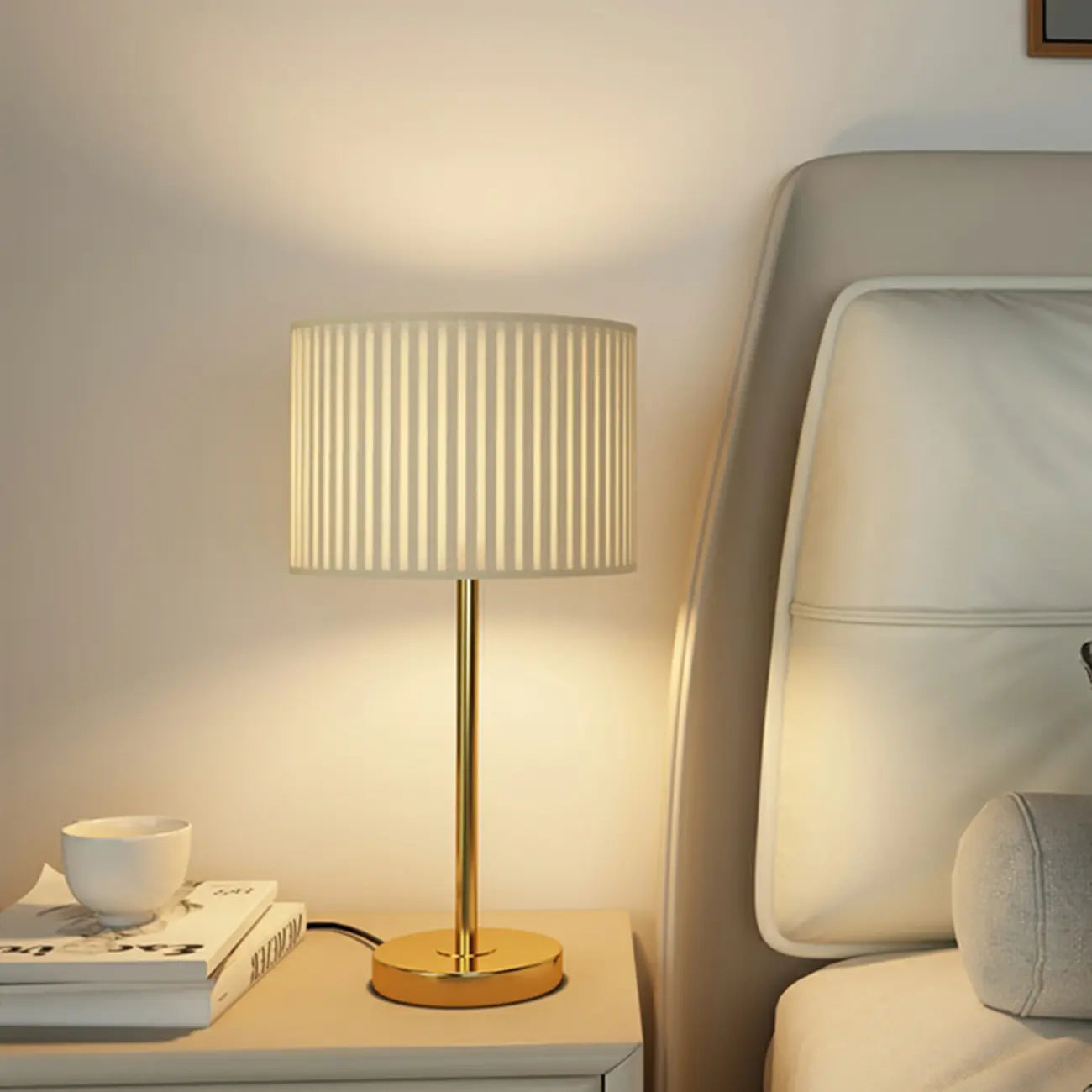 Contemporary Geometric Metal Table Lamp for Home