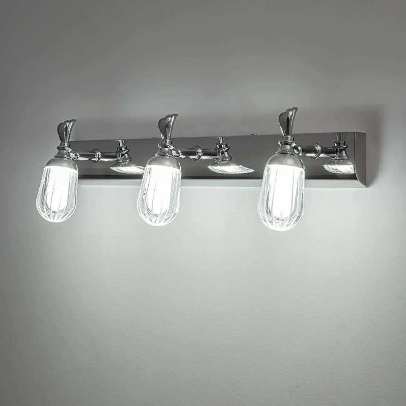 Vintage 3 Head Silver Gilded LED Vanity Light for Bathroom Decor