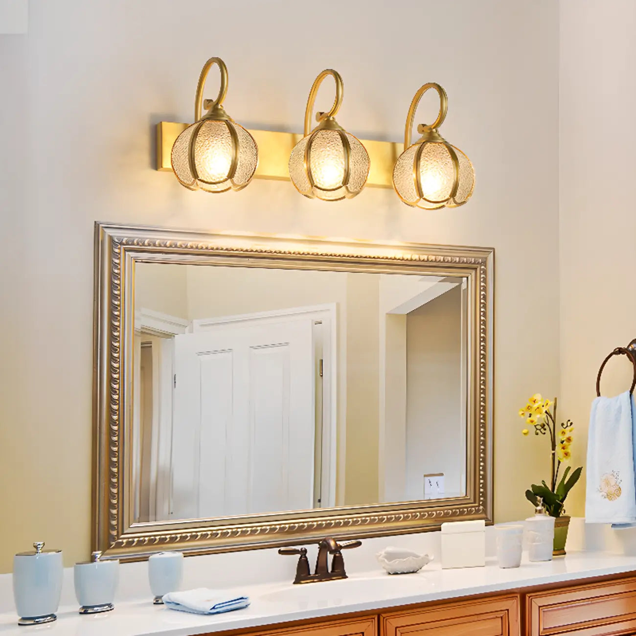 Mini Modern Vintage Globe Brass Vanity Light in 2/3 Lights