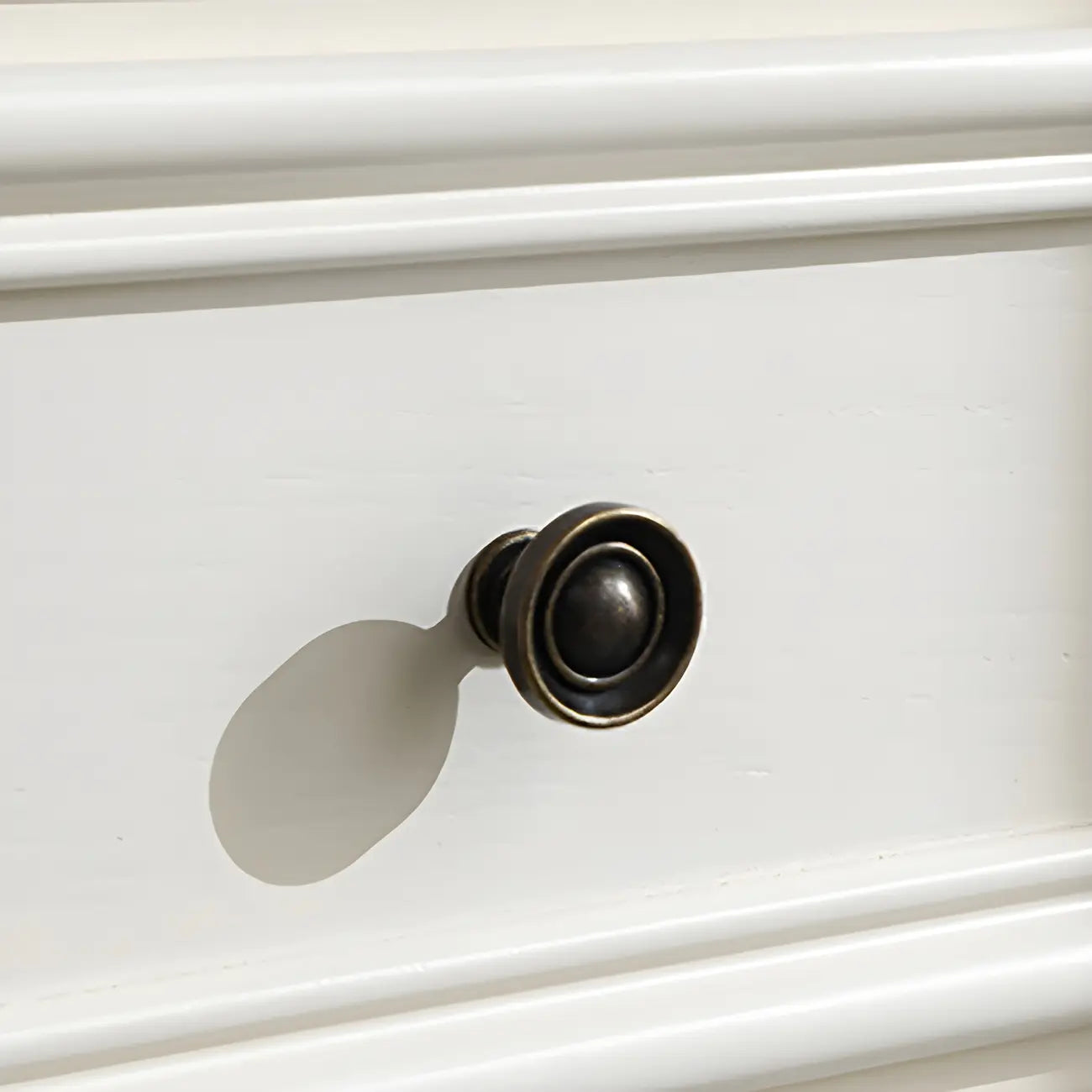Classic White Wooden Dresser with 5-Drawers