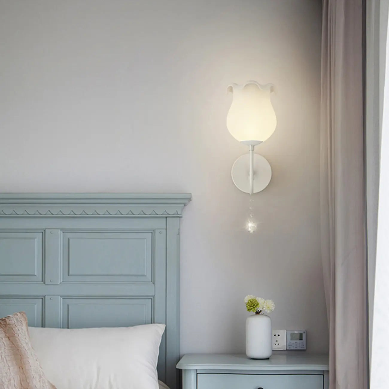 Romantic White Glass Floral Wall Sconce
