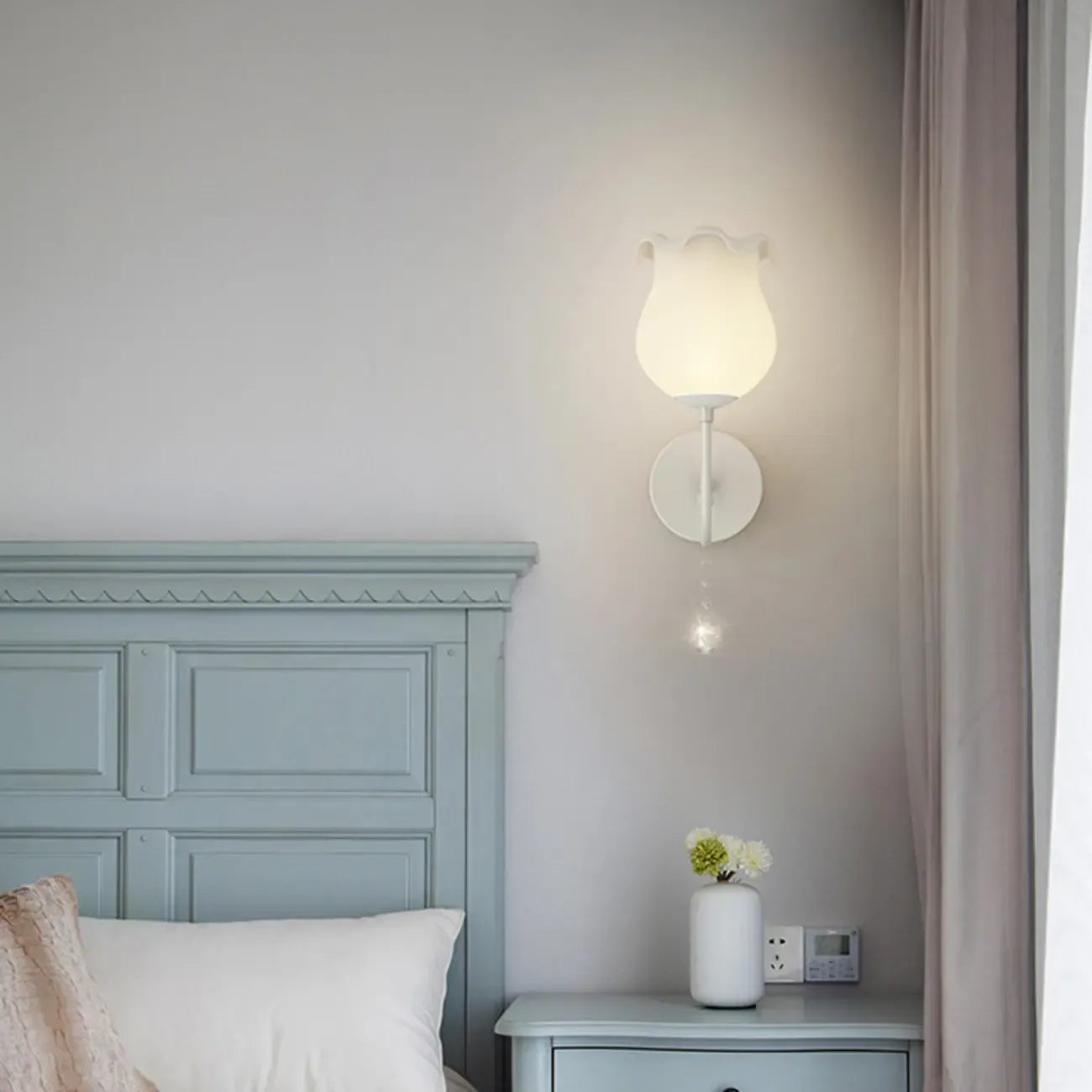 Romantic White Glass Floral Wall Sconce