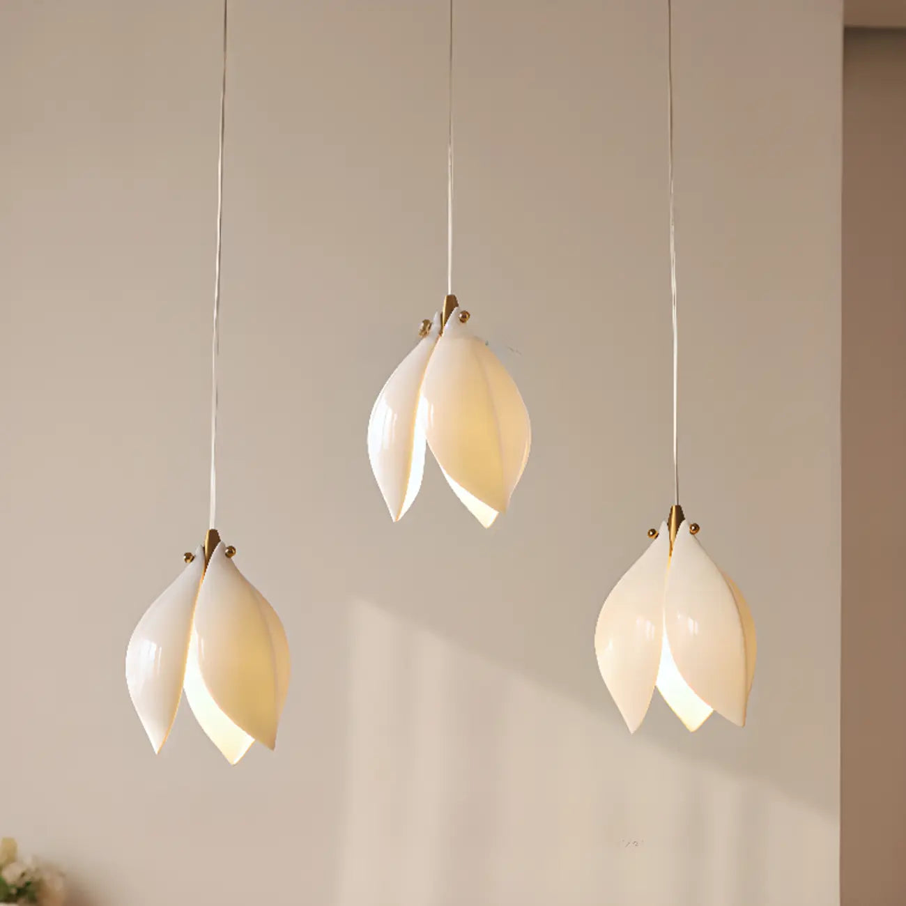 Modish Ceramic Flower Island Pendant Light for Kitchen