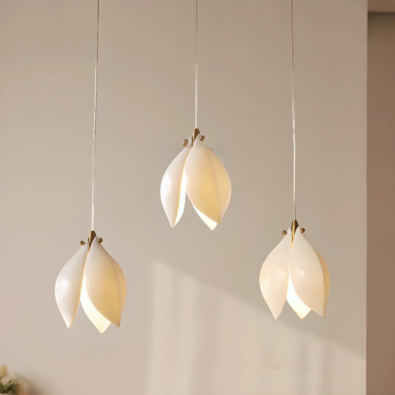 Modish Ceramic Flower Island Pendant Light for Kitchen