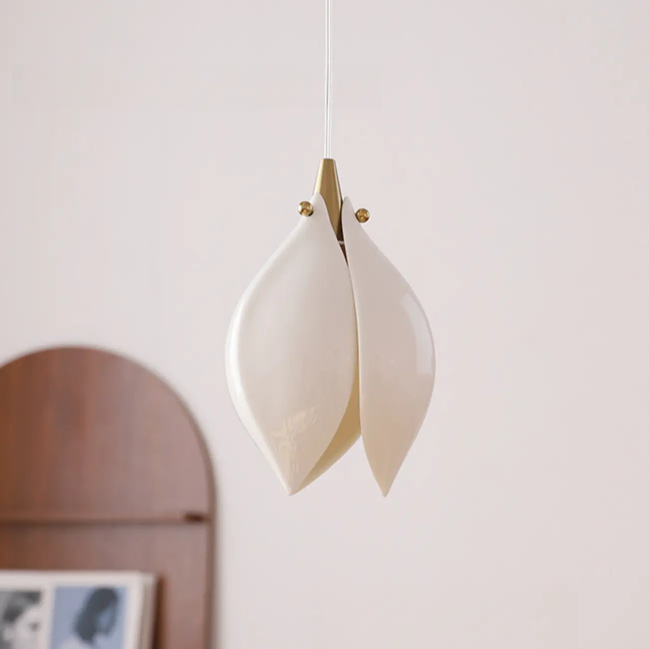 Modish Ceramic Flower Island Pendant Light for Kitchen