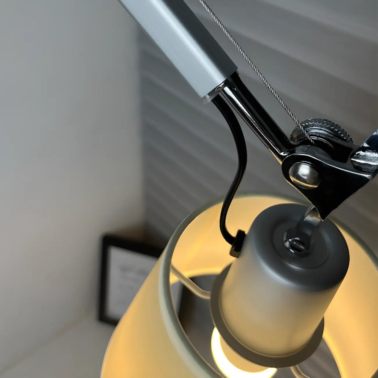 Adjustable Fabric Swing Arm Metal Wall Light for Bedroom
