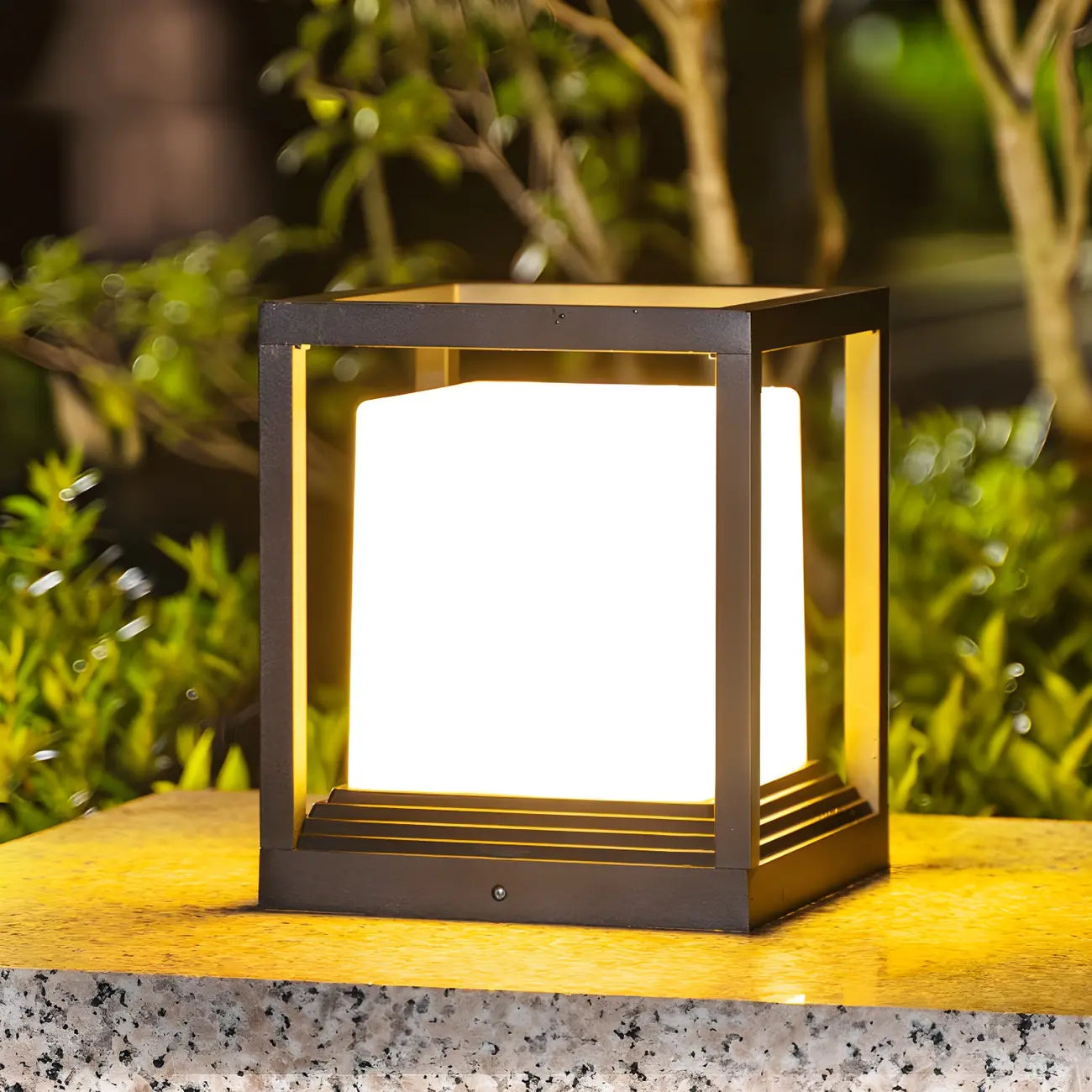 Modern Black Metal LED Post Cap Light for Outdoor Fences