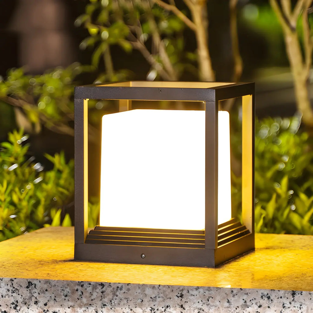Modern Black Metal LED Post Cap Light for Outdoor Fences