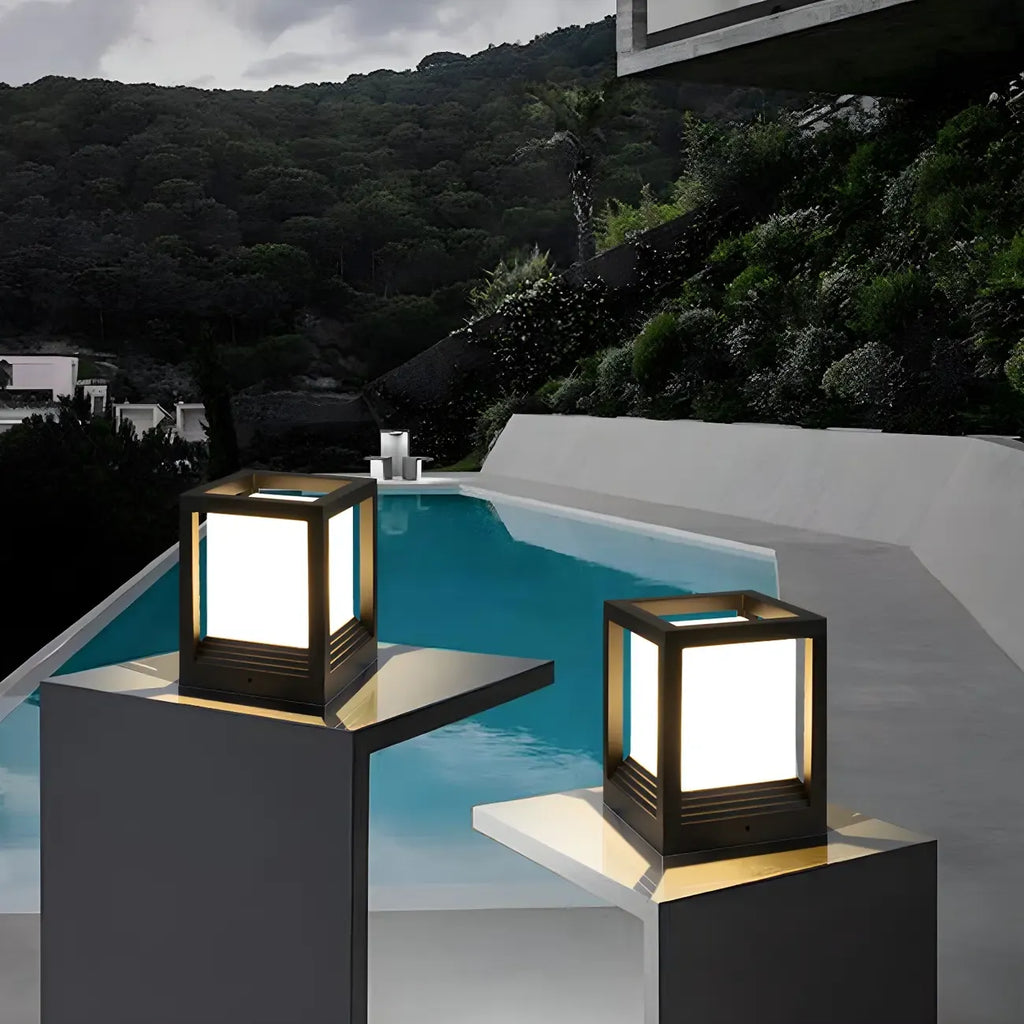 Modern Black Metal LED Post Cap Light for Outdoor Fences