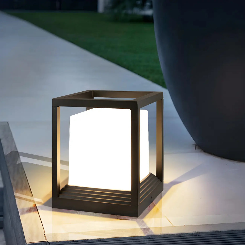 Modern Black Metal LED Post Cap Light for Outdoor Fences